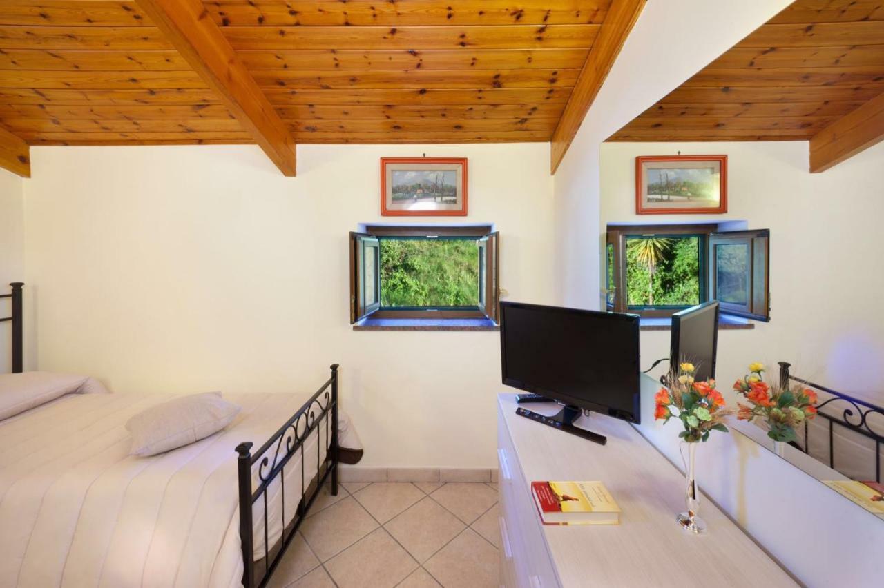 Appartamento Villa Degli Ulivi Сант'Анджелло Экстерьер фото